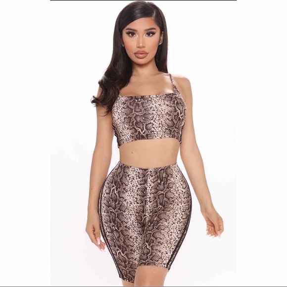Fashion Nova Pants - NWT 2pc Snake Print Cropped Tank Biker Short Set